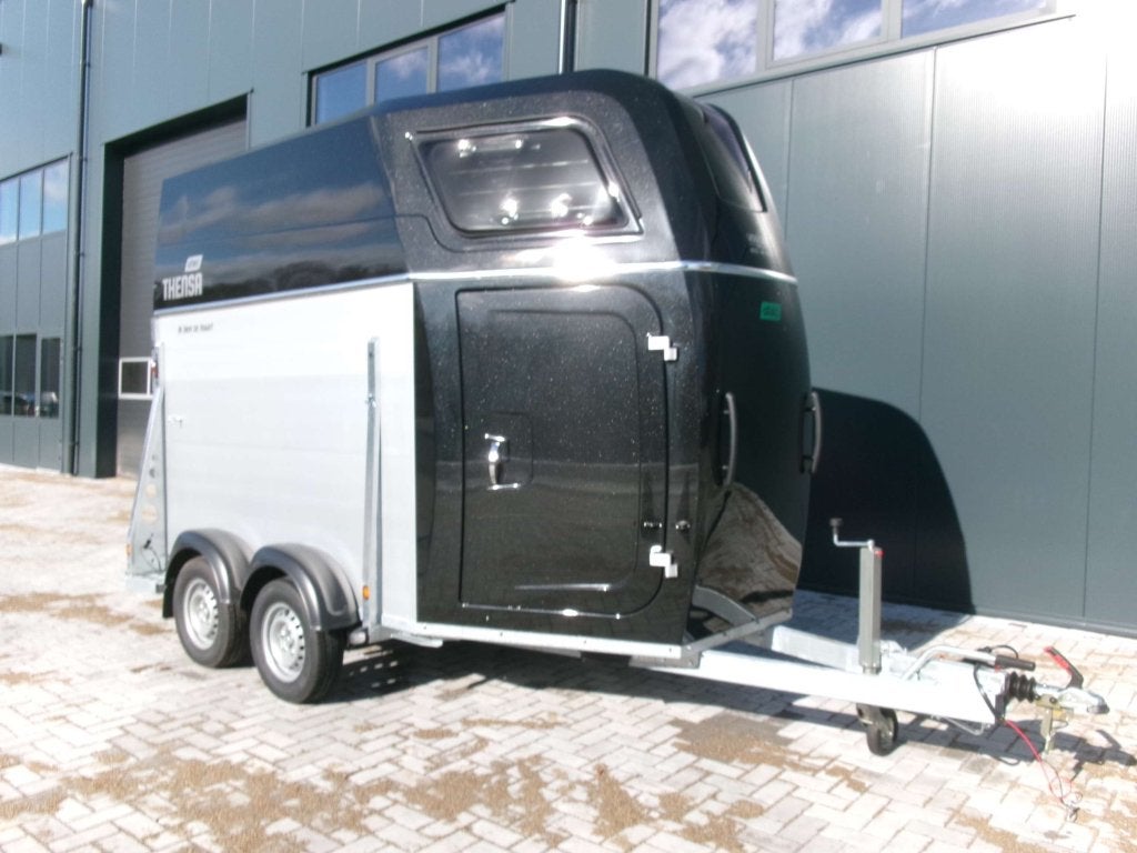 Ruime Atec 2 paards trailer met zadelkamer. 2 maand oud, Niet ingevuld, Aluminium, Zo goed als nieuw, 2-paards trailer