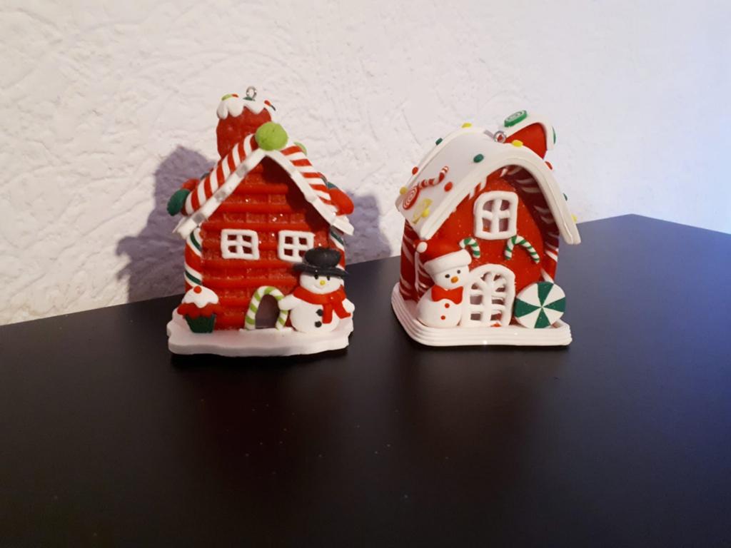 Set 2 kerst huisje 10x8 cm, Verzamelen, Beelden en Beeldjes, Ophalen, Zo goed als nieuw