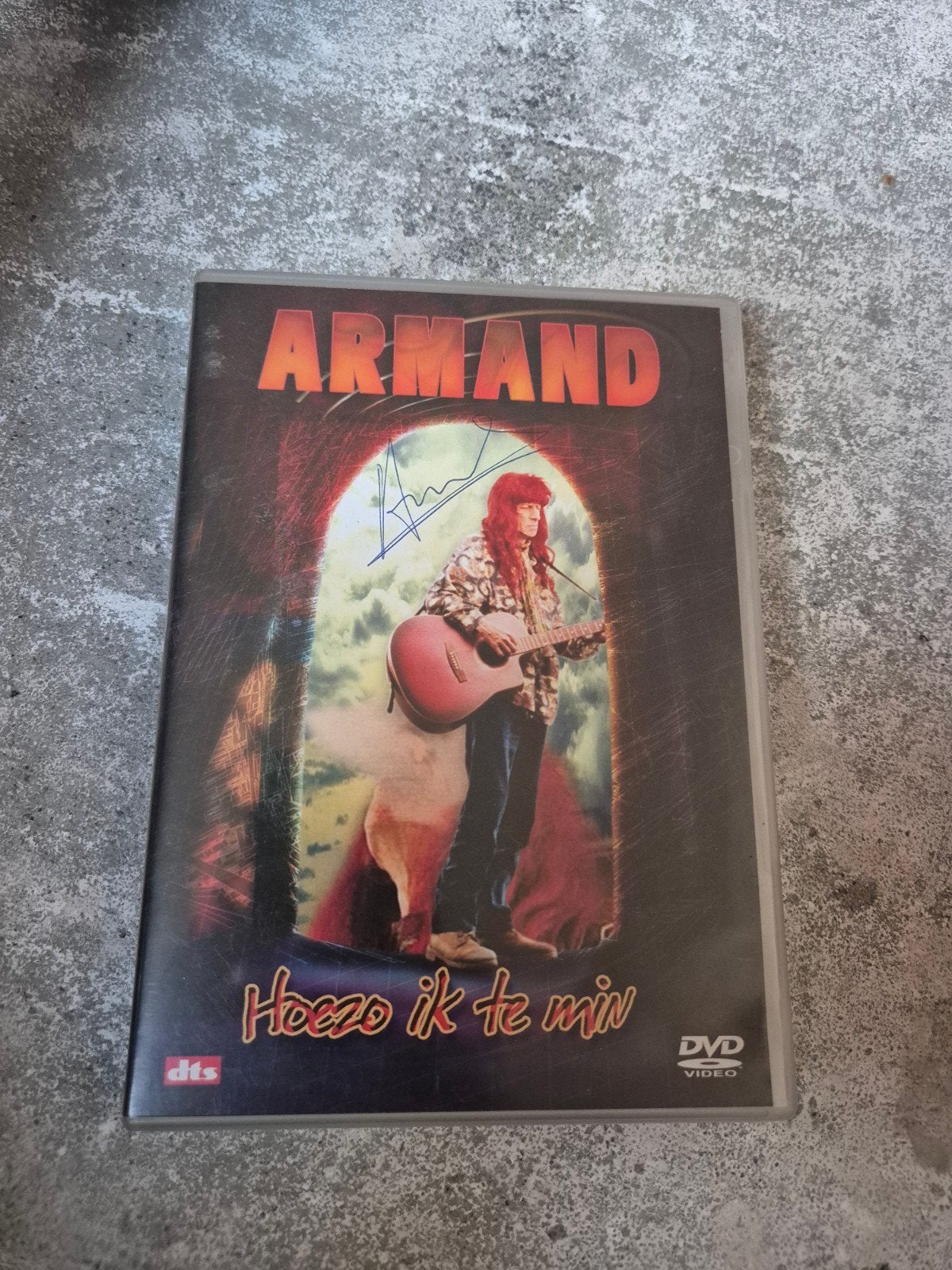 Armand - Hoezo ik te min (Gesigneerde DVD), Ophalen of Verzenden