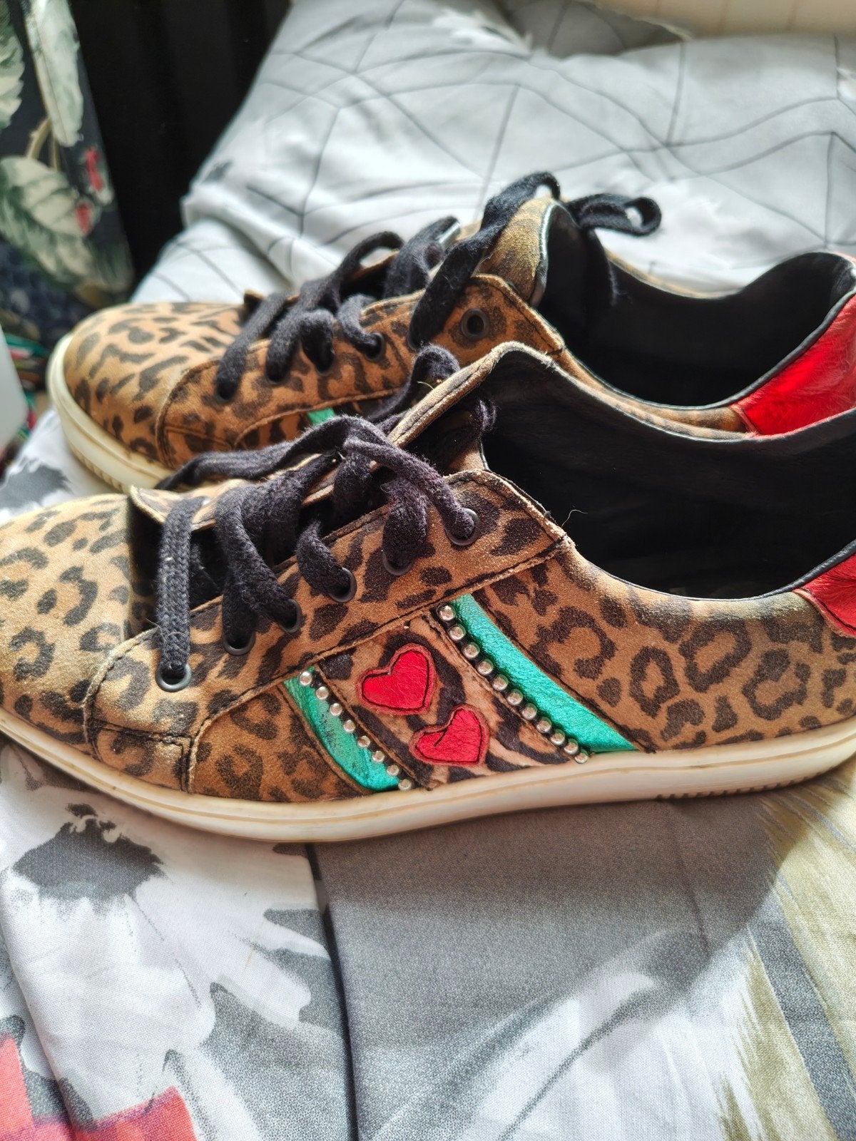 poelman schoenen sneakers maat 40 panterprint suede, Kleding | Dames, Schoenen, Ophalen of Verzenden, Gedragen, Overige kleuren
