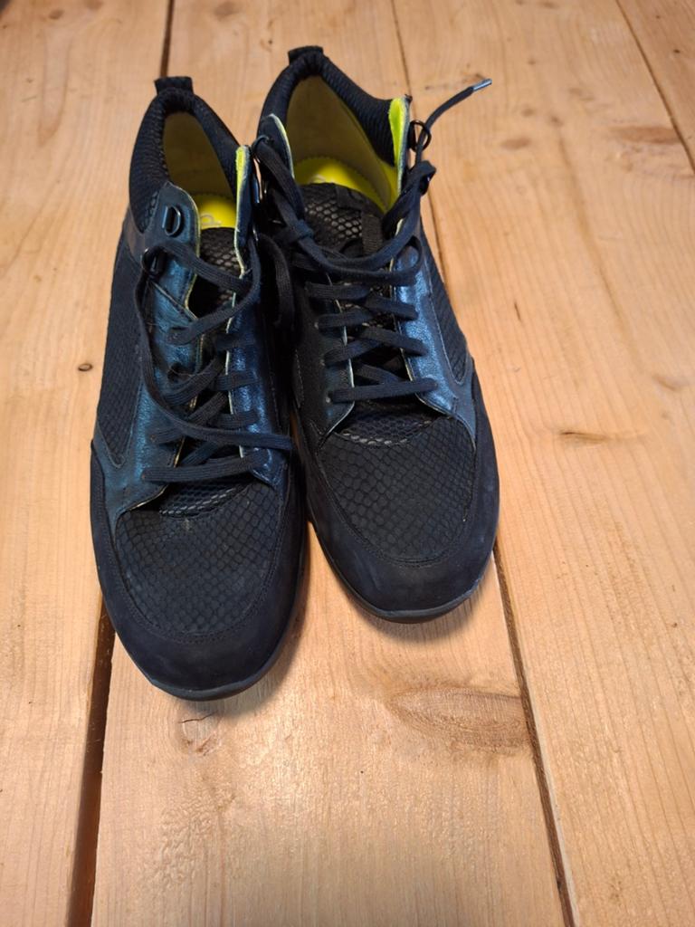 Durea schoenen maat 8,5 (42,5), Ophalen of Verzenden, Zo goed als nieuw, Zwart, Sneakers of Gympen