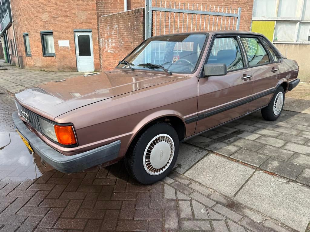 Audi 80 1.6 Automaat UNIEK N.A.P 2 jaar APK, Gebruikt, Bruin, 4 stoelen, Bedrijf