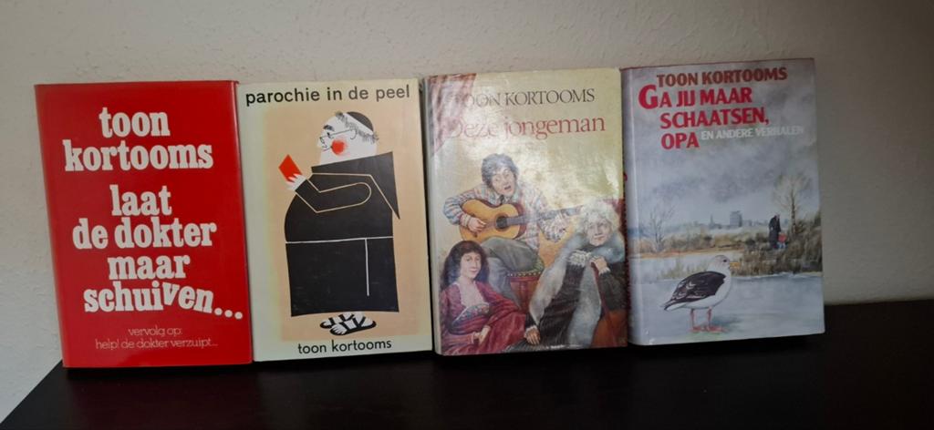 4 x Toon Kortooms, Ophalen of Verzenden, Gelezen, Toon Kortooms, Noord-Brabant