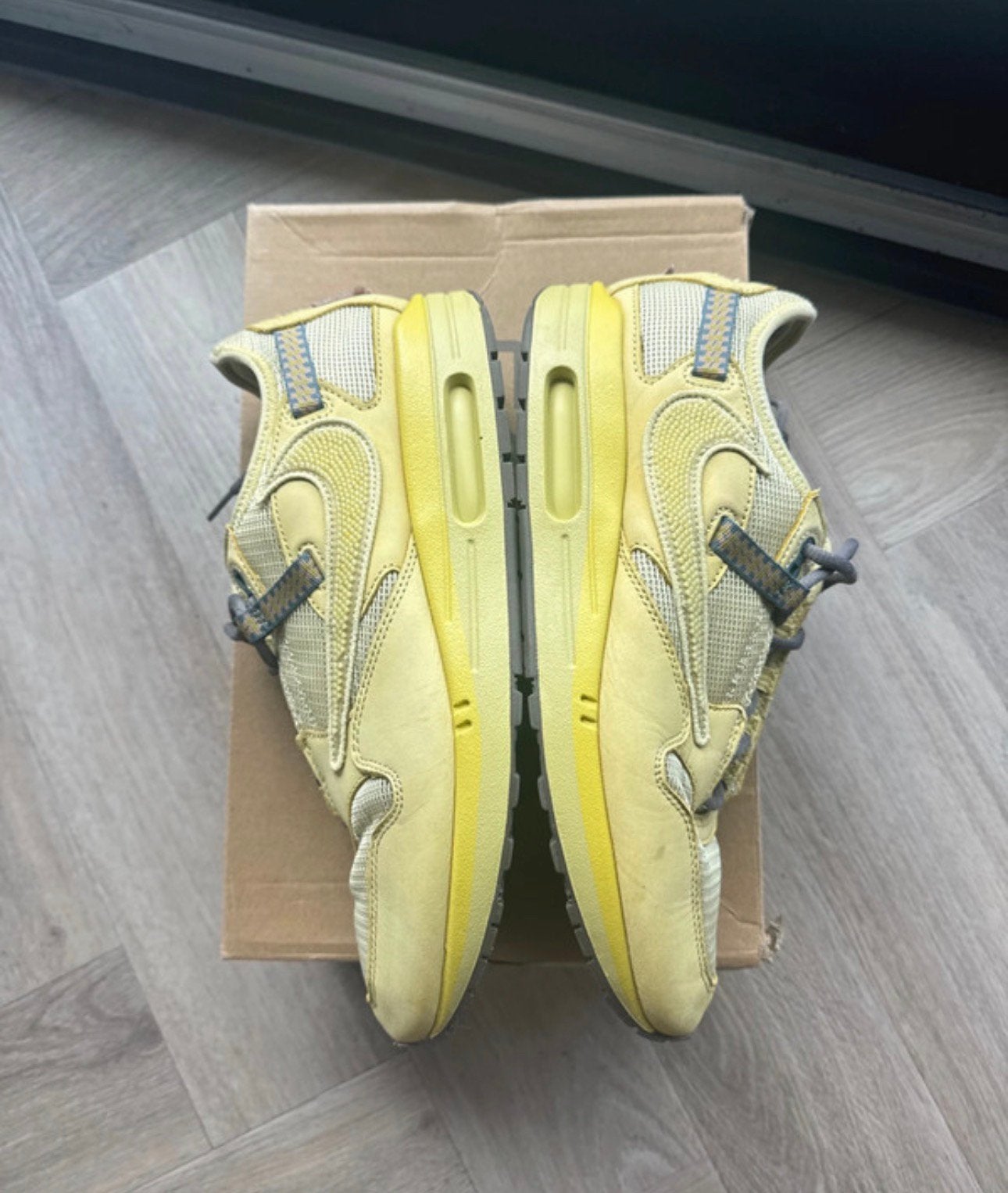 Nike Air Max 1 Travis Scott Saturn Gold 44,5 Eu, Kleding | Heren, Schoenen, Overige kleuren, Ophalen of Verzenden, Sneakers of Gympen
