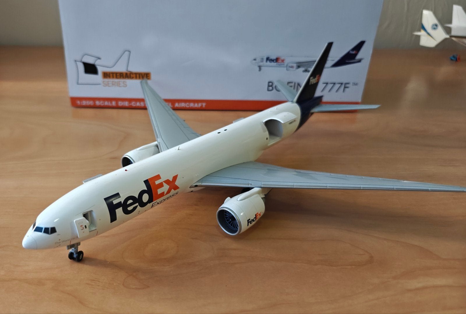 FedEx Boeing 777F Interactive Gemini200, Ophalen of Verzenden, Schaalmodel