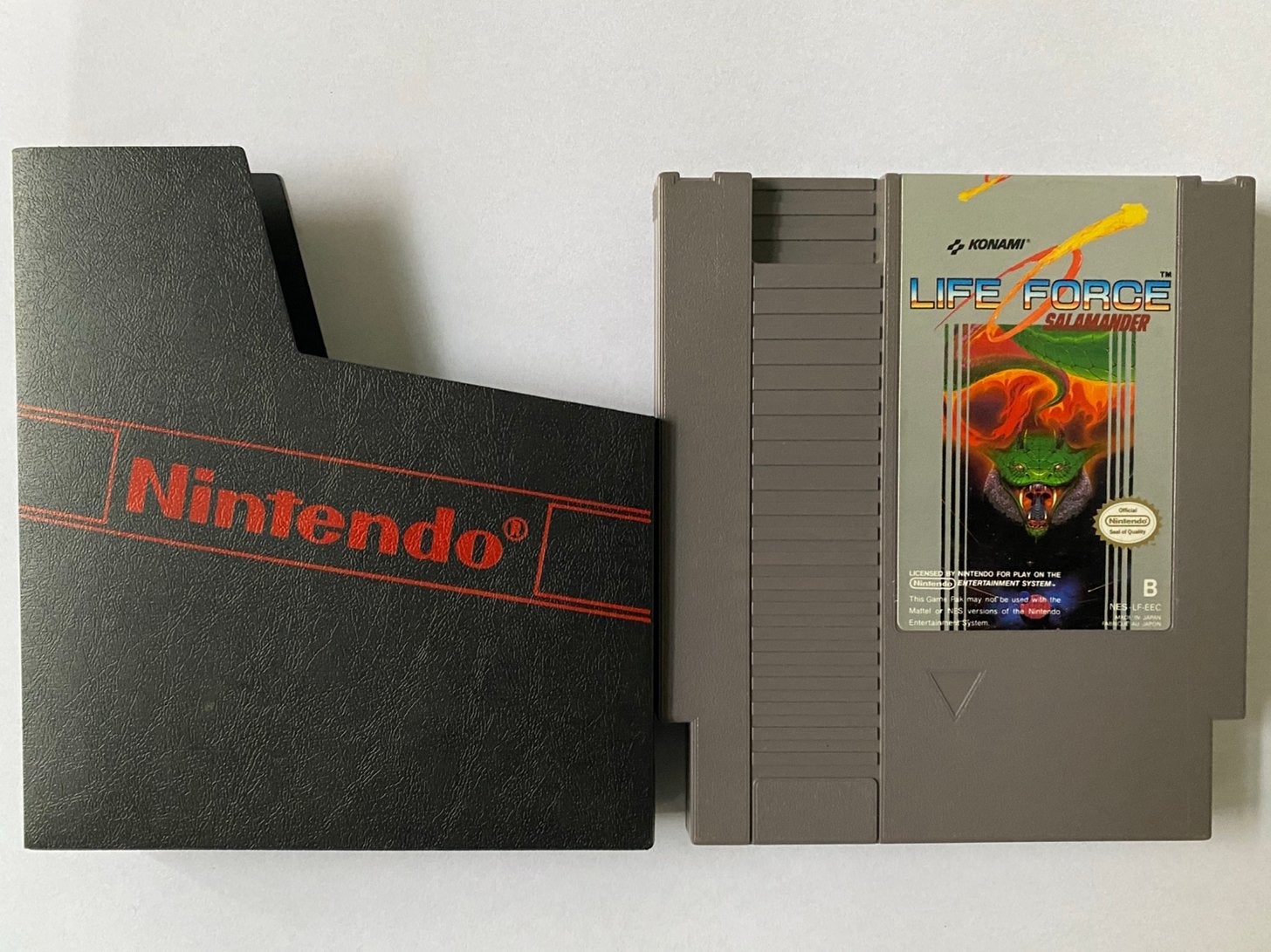 Life Force Salamander NES met hoes, Spelcomputers en Games, Games | Nintendo NES, 1 speler, Ophalen of Verzenden, Zo goed als nieuw