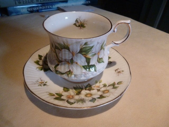 kerstservies Engelse kop en schotels met kerst motief, Nieuw, Ophalen of Verzenden, Overige stijlen, Kop(pen) en/of Schotel(s)