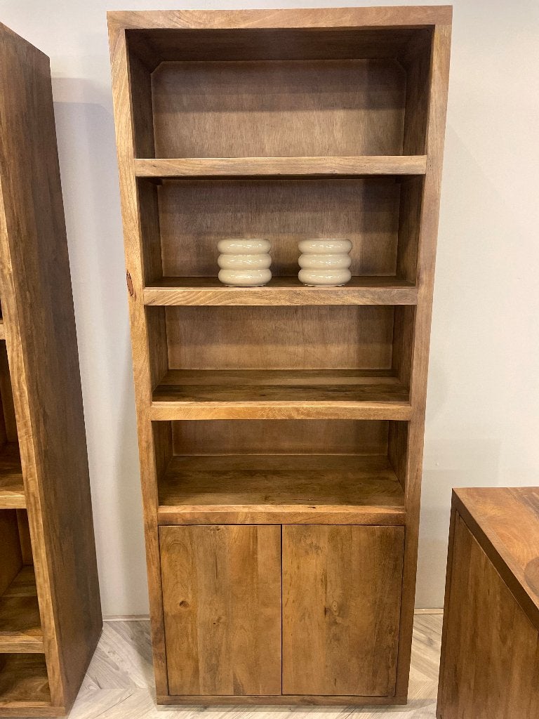 LEEGVERKOOP XL KAST MANGO OP VOORRAAD CHEFMEUBEL 599 EURO, Bruin, Nieuw, Ophalen of Verzenden, Modern