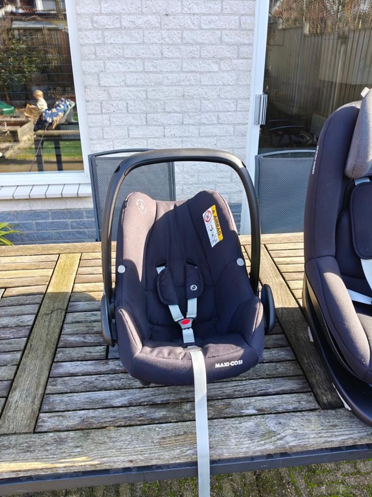 Maxi-Cosi Rock met Familyfix2 base (ook apart te koop), Ophalen, Gebruikt, Isofix, 0 t/m 13 kg