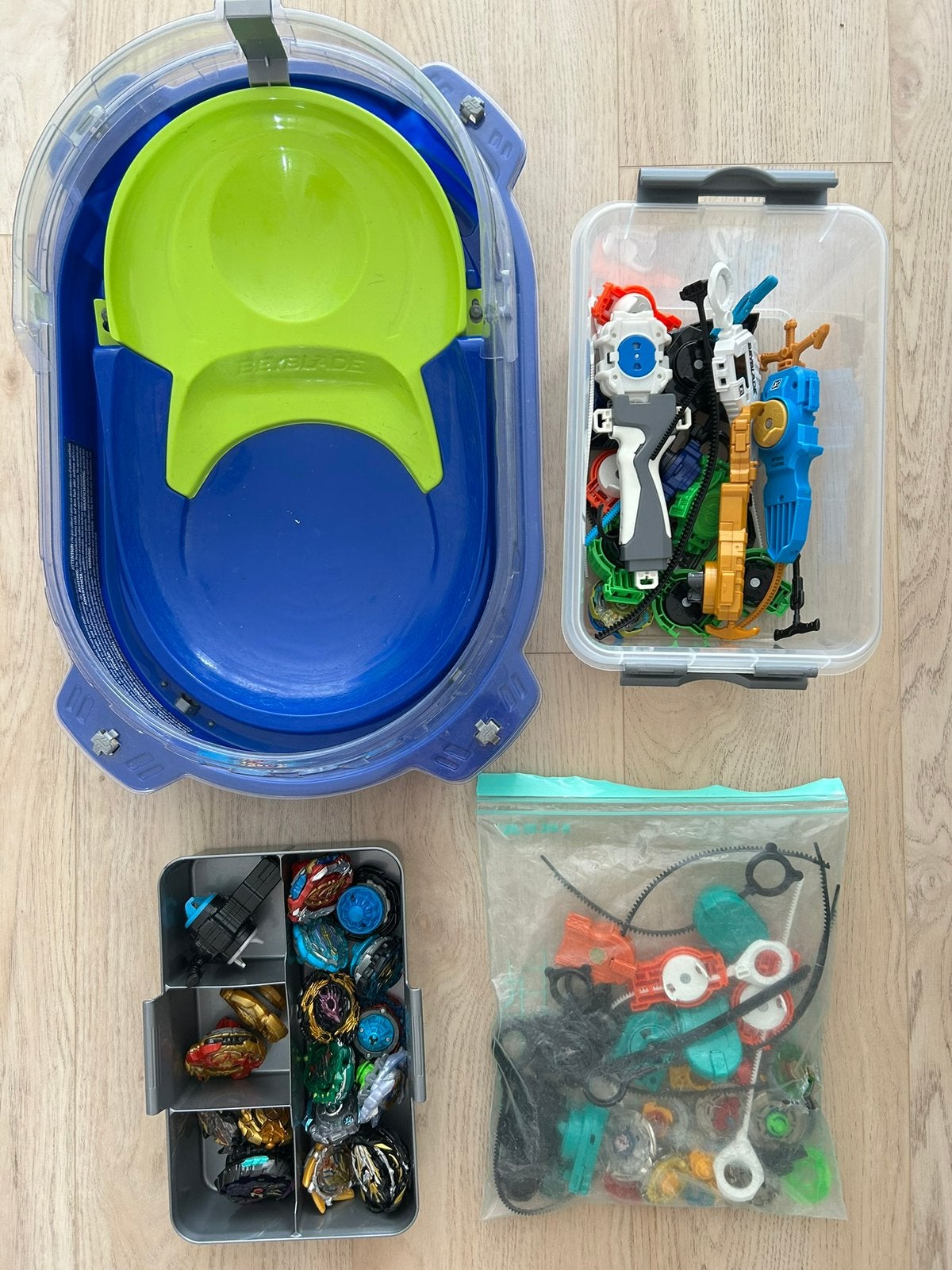 Beyblade’s met arena, Ophalen, Zo goed als nieuw, Jongen of Meisje