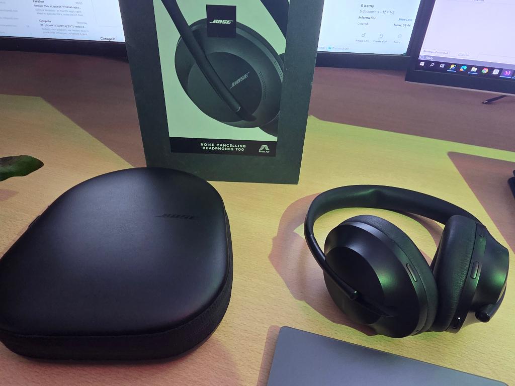 Bose Headphones 700. noise canceling
