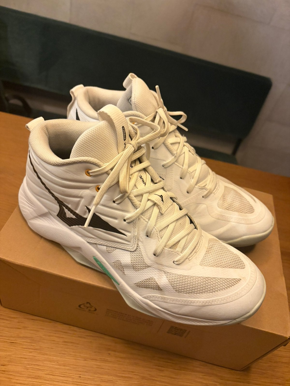 Mizuno Wave momentum pro, Sport en Fitness, Ophalen of Verzenden, Zo goed als nieuw, Schoenen