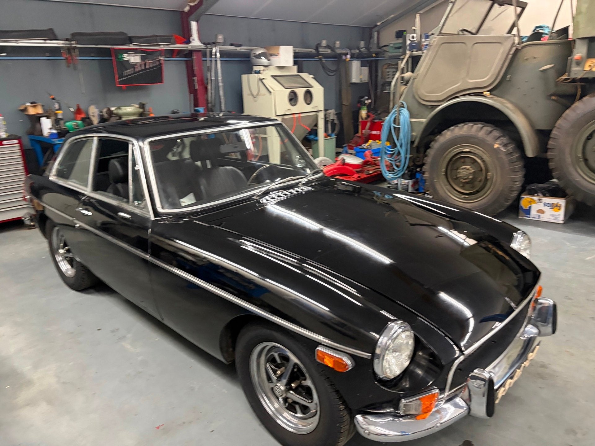 MG MGB 1.8 GT, B, Achterwielaandrijving, Gebruikt, Zwart