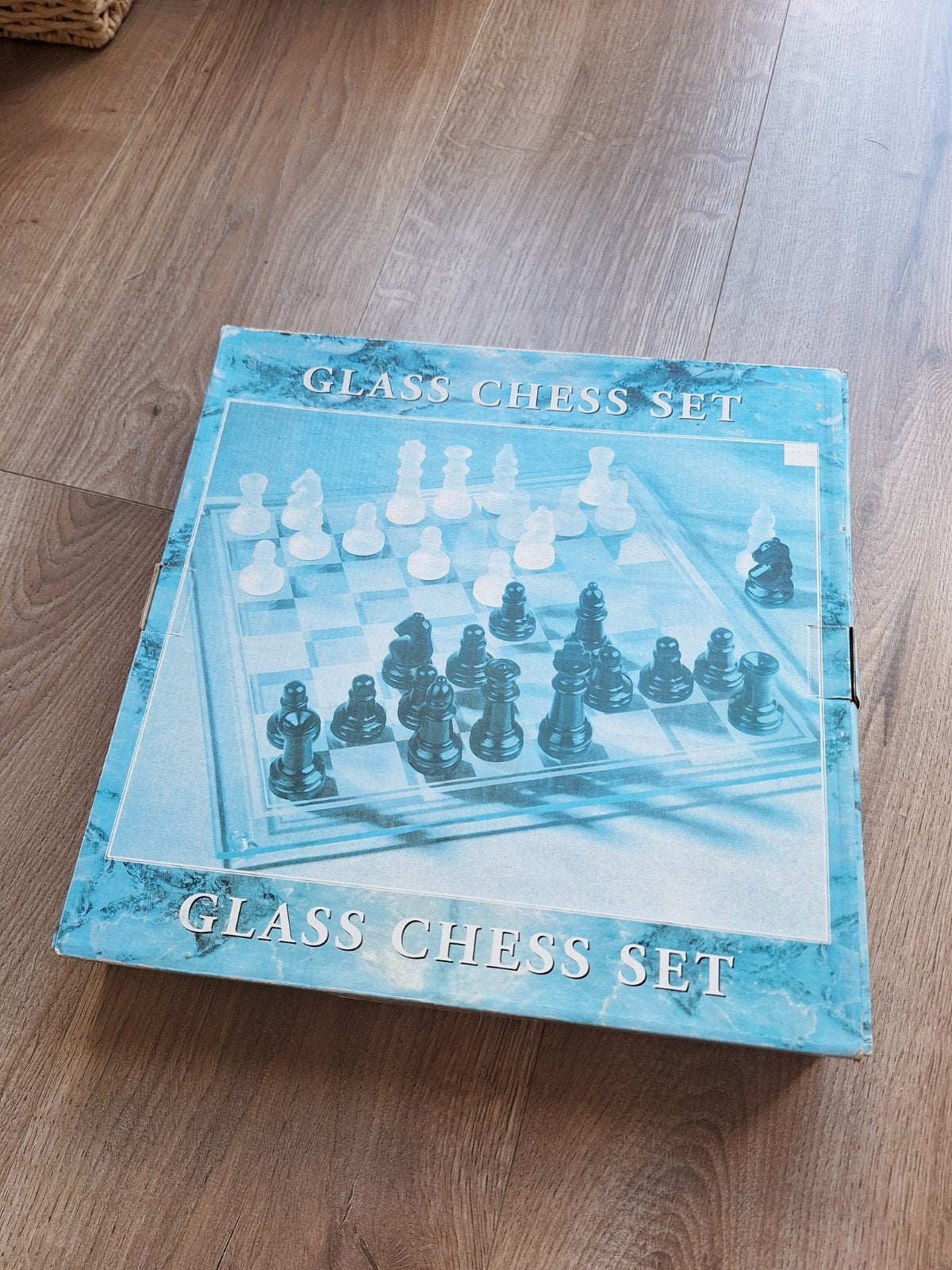 Glazen Schaakspel Compleet - Glass Chess Set (In Doos), Hobby en Vrije tijd, Gezelschapsspellen | Bordspellen, Een of twee spelers