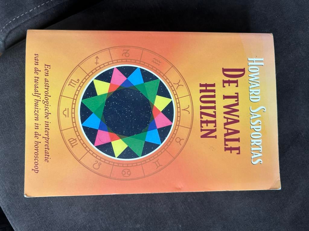 De twaalf huizen en handboek voor de beginnende astroloog, Ophalen of Verzenden, Zo goed als nieuw