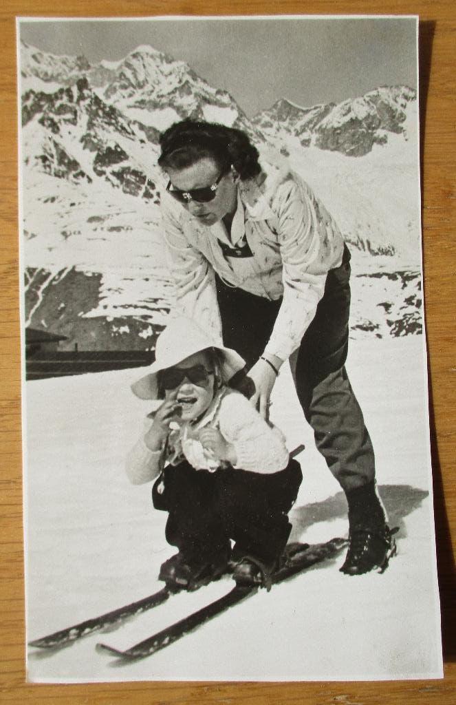 Prinses Juliana en Prinses Margriet,  Wintersport, ansicht, Verzenden, 1940 tot 1960, Ongelopen, Sterren en Beroemdheden