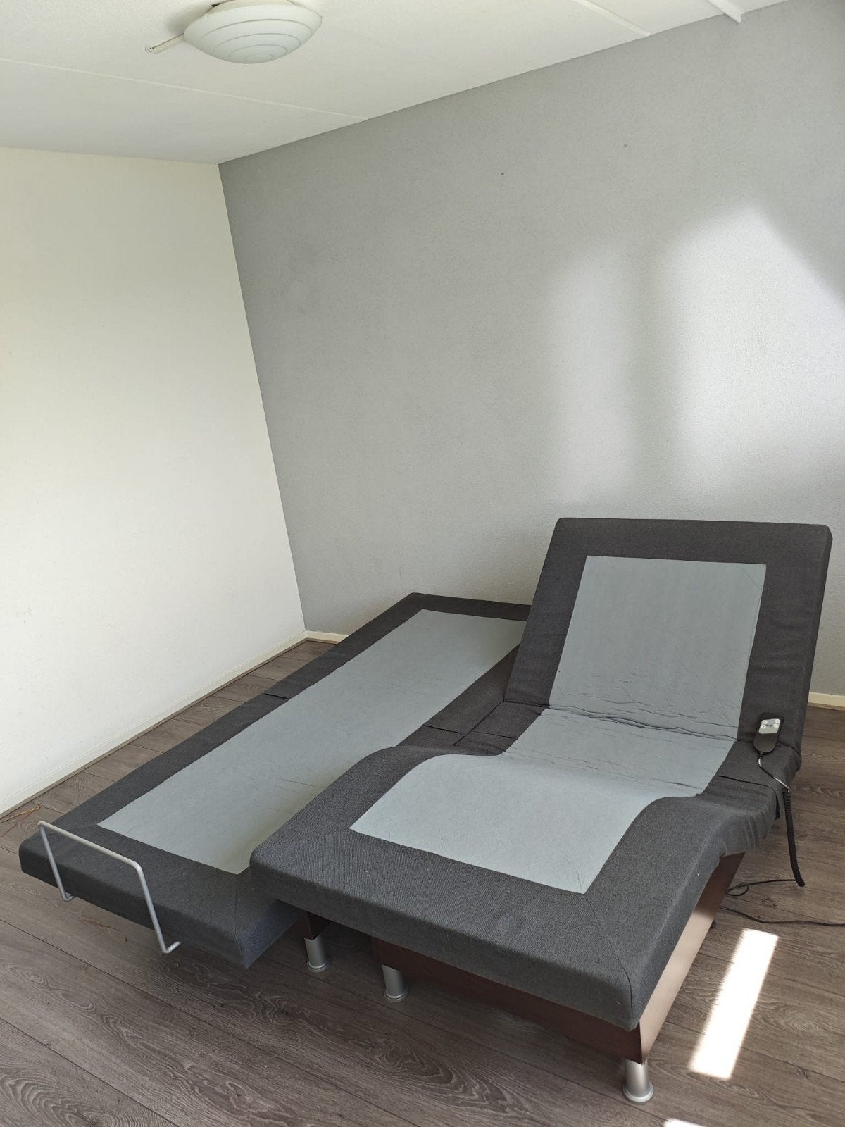 Verstelbaar tweepersoonsbed met afstandsbediening, Ophalen, Overige materialen, Tweepersoons, 180 cm