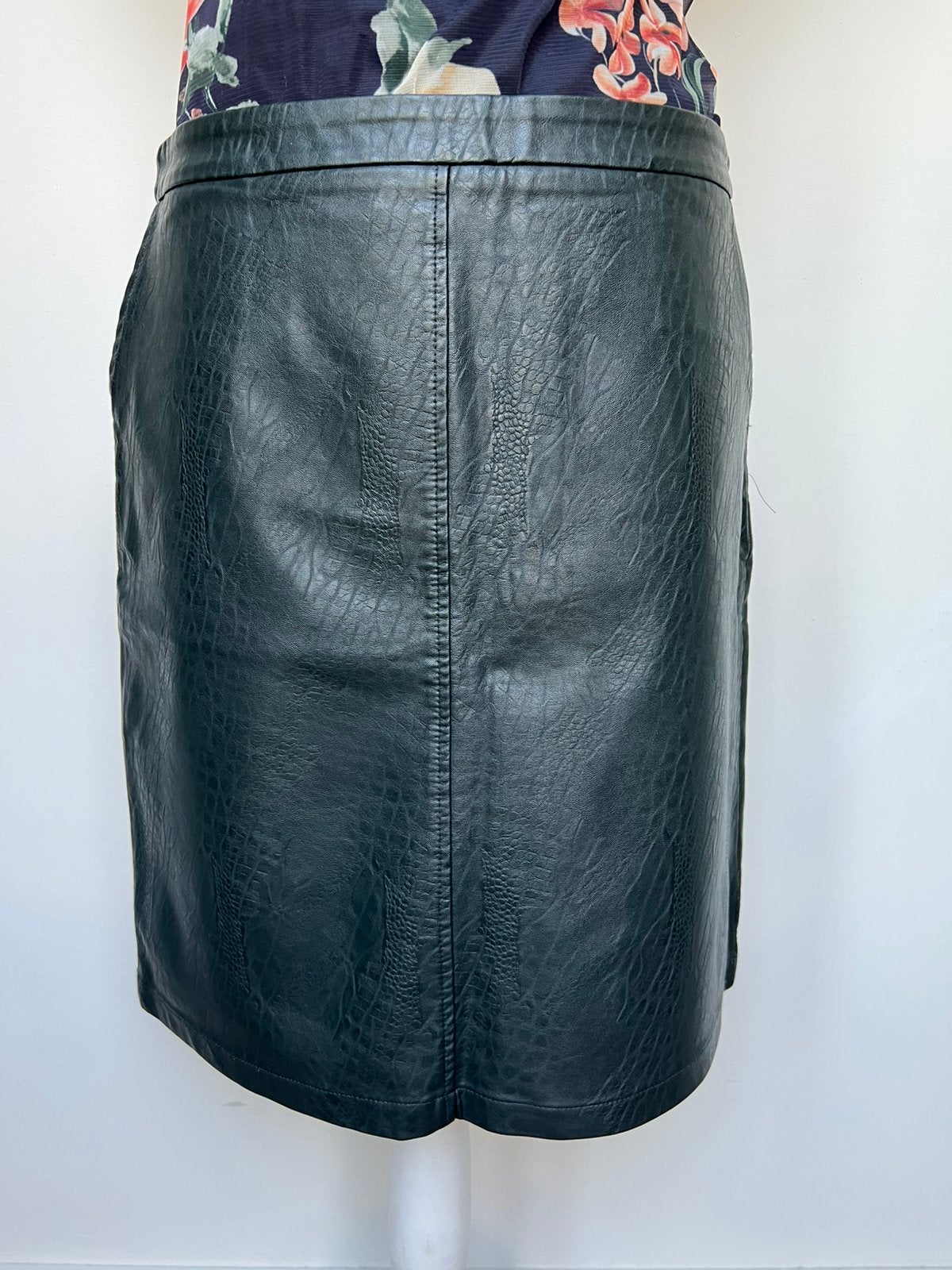 Groen leerachtige rok maat 42 / xl, Maat 42/44 (L), Ophalen of Verzenden, Zo goed als nieuw, Boven de knie
