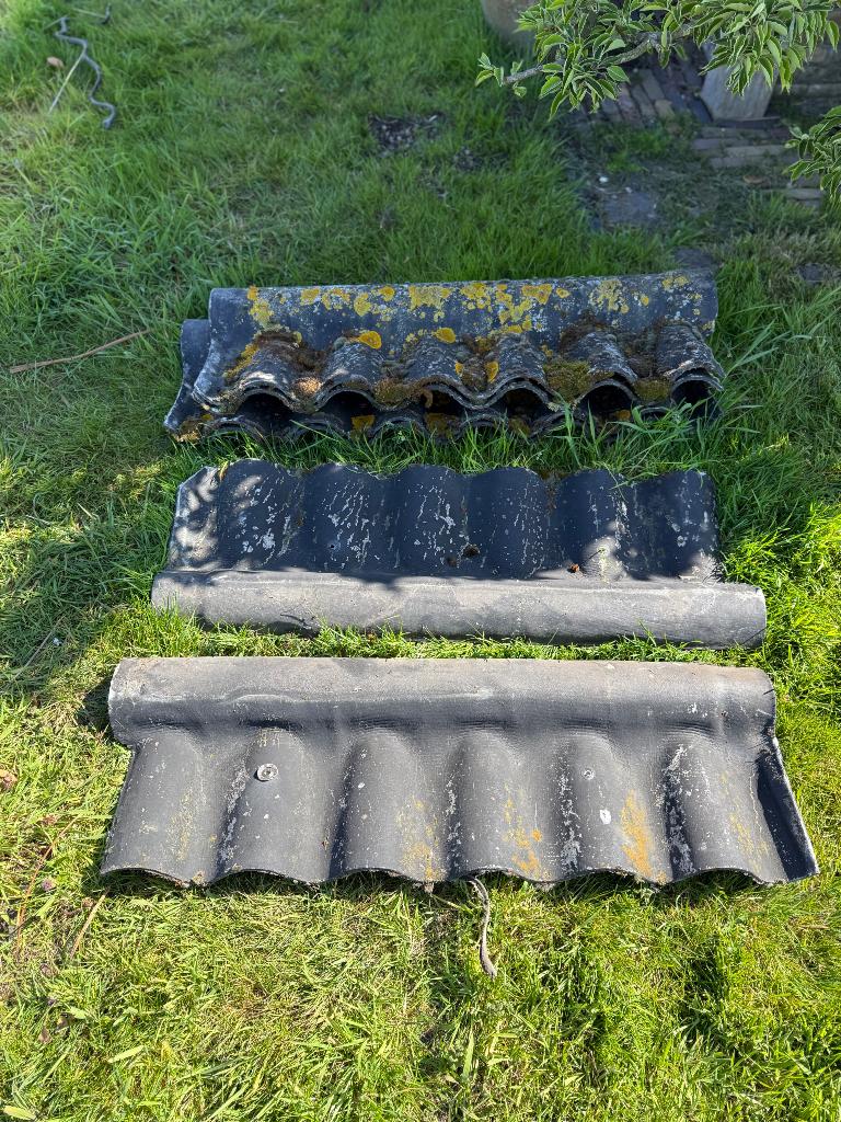 Vezelcement nokstukken, Doe-het-zelf en Verbouw, Dakpannen en Dakbedekking, Ophalen, Overige materialen, Zwart, Golfplaat