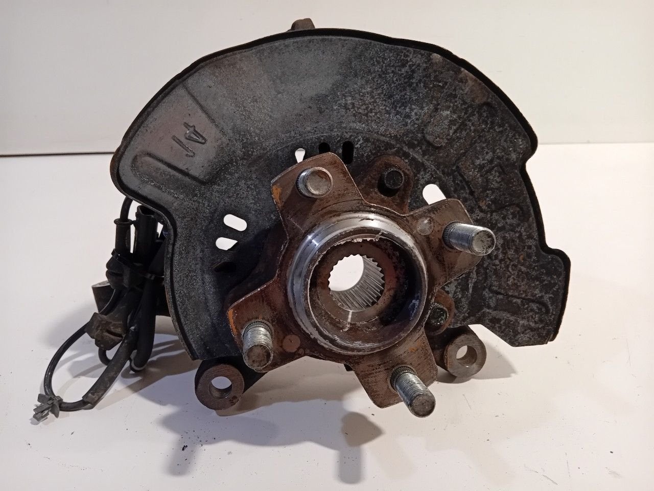 Wielnaaf links voor Suzuki Swift, Onderdelen@venauto.nl, Van der Ven Autorecycling B.V., Gebruikt, Ettenseweg 76, 4706 PB Roosendaal, The Netherlands