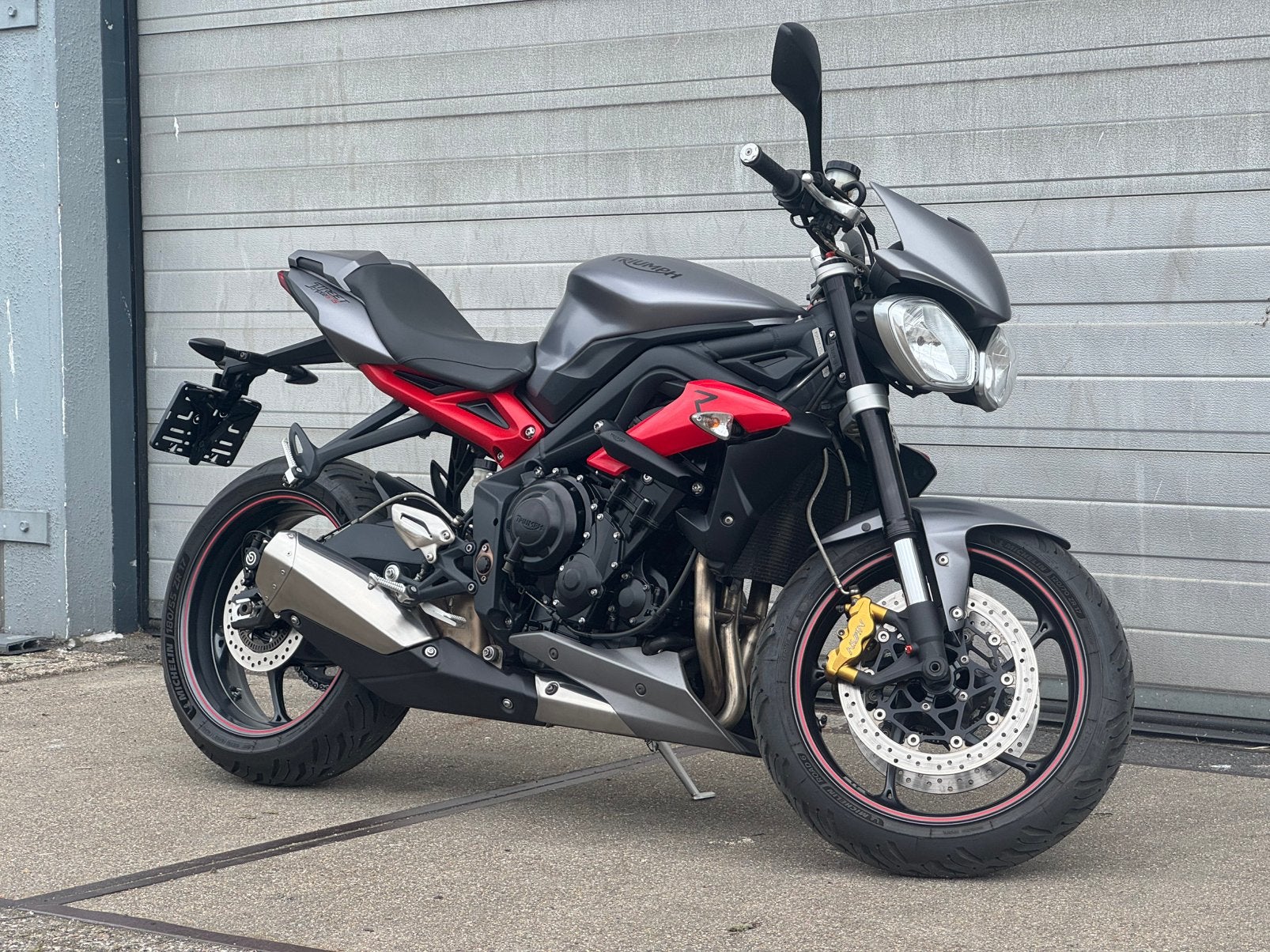 Triumph Street Triple R | NIEUWSTAAT | ABS | ONDERHOUD AANWE, Motoren, Occasion, ABS, Motorrijbewijs A, Bedrijf