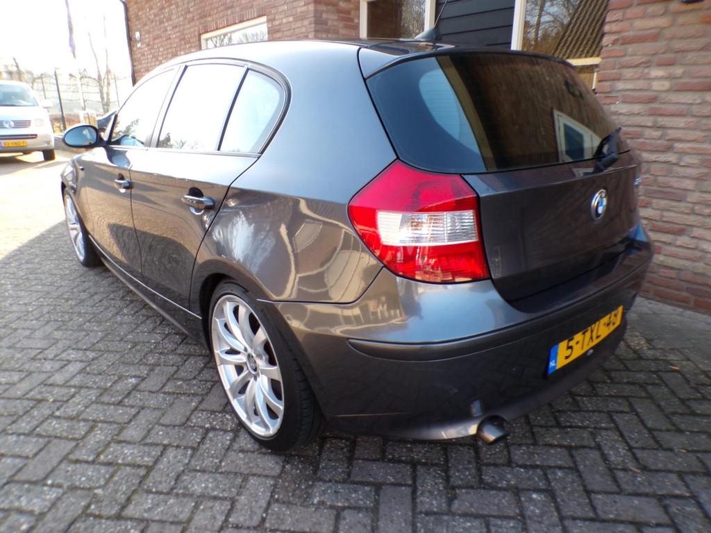 BMW 1-serie 120i, Auto's, BMW, Zwart, 4 cilinders, 150 pk, Handgeschakeld