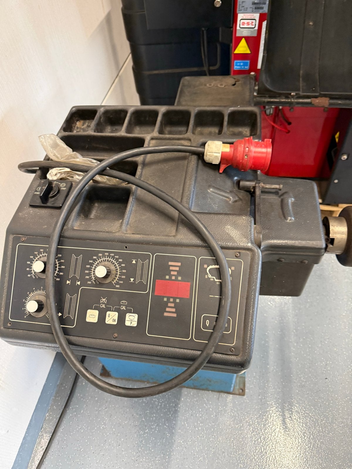 Beissbarth Microtec 510 Wielbalanceermachine, Ophalen, Gebruikt