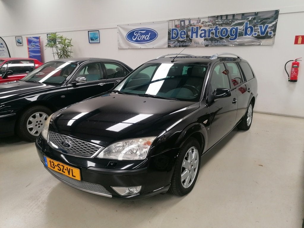 Ford Mondeo Wagon 2.5 V6 Platinum (bj 2006), Auto's, Zwart, Leder en Stof, Zwart, Handgeschakeld