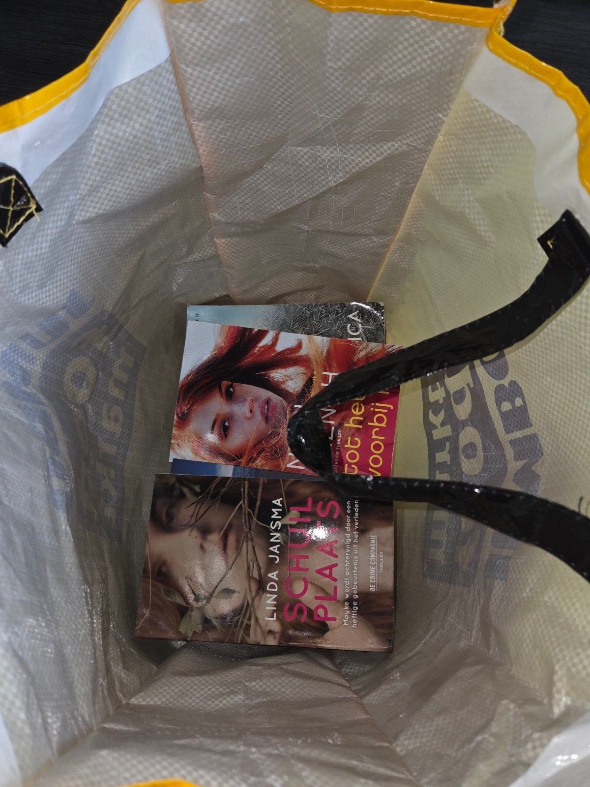 tas boeken:, Ophalen, Gelezen, Linda Jansma, Colleen Hoover, Nederland