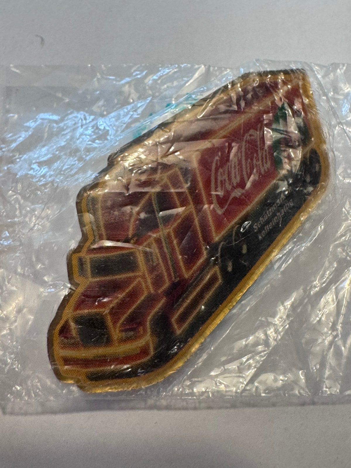 Vintage Coca-Cola vrachtwagen pin in originele verpakking, Ophalen of Verzenden, Nieuw, Merk