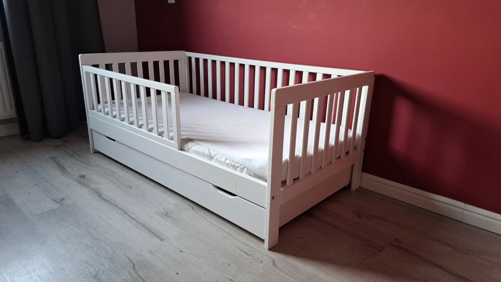 Petite Amélie peuterbed «PLUME» 140X70 WIT, inclusief lade., Kinderen en Baby's, Kinderkamer | Bedden, Ophalen, 70 tot 85 cm, 140 tot 160 cm