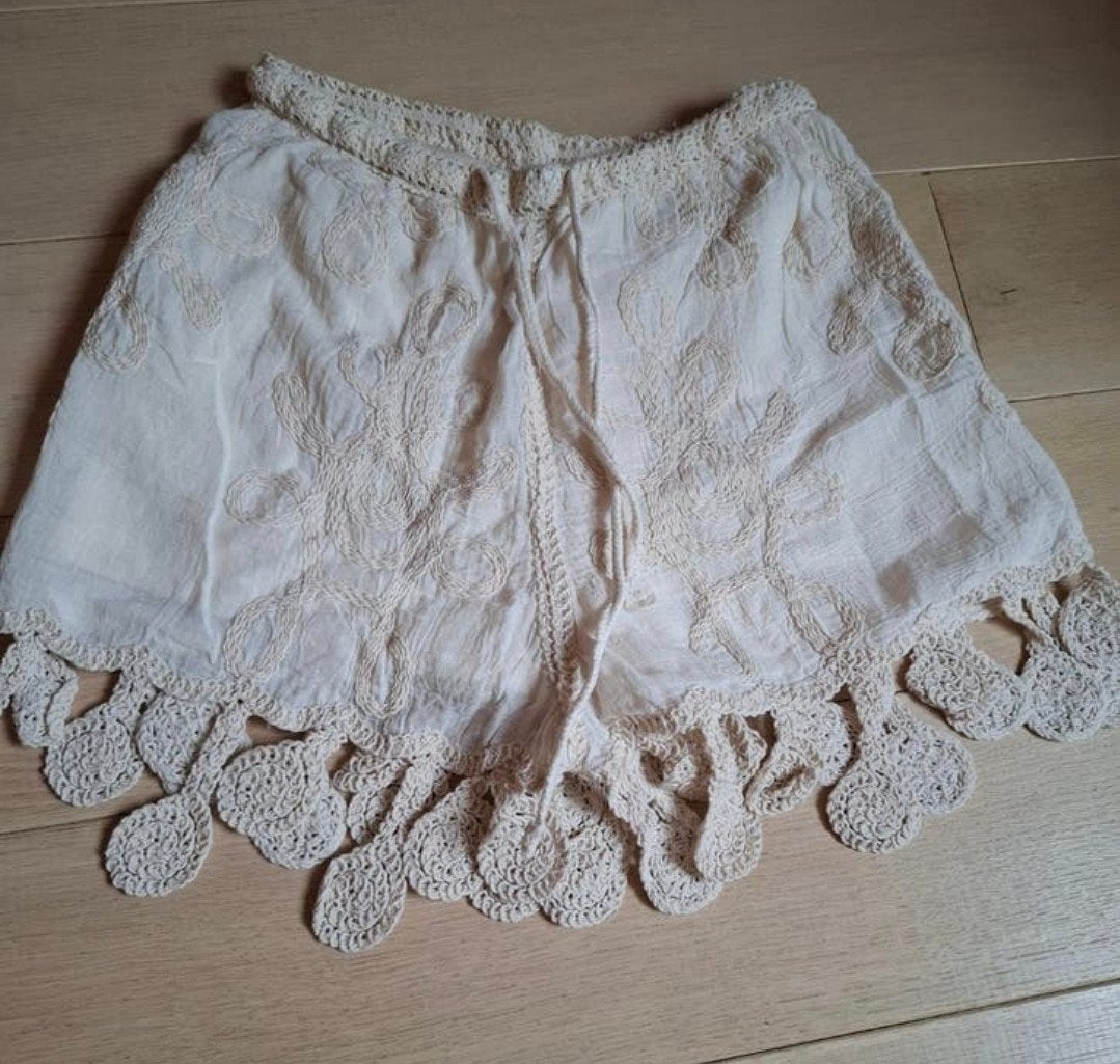 supergave boho broek gehaakt, 2de helft, Kleding | Dames, Broeken en Pantalons, Maat 38/40 (M), Overige kleuren, Kort, Ophalen of Verzenden