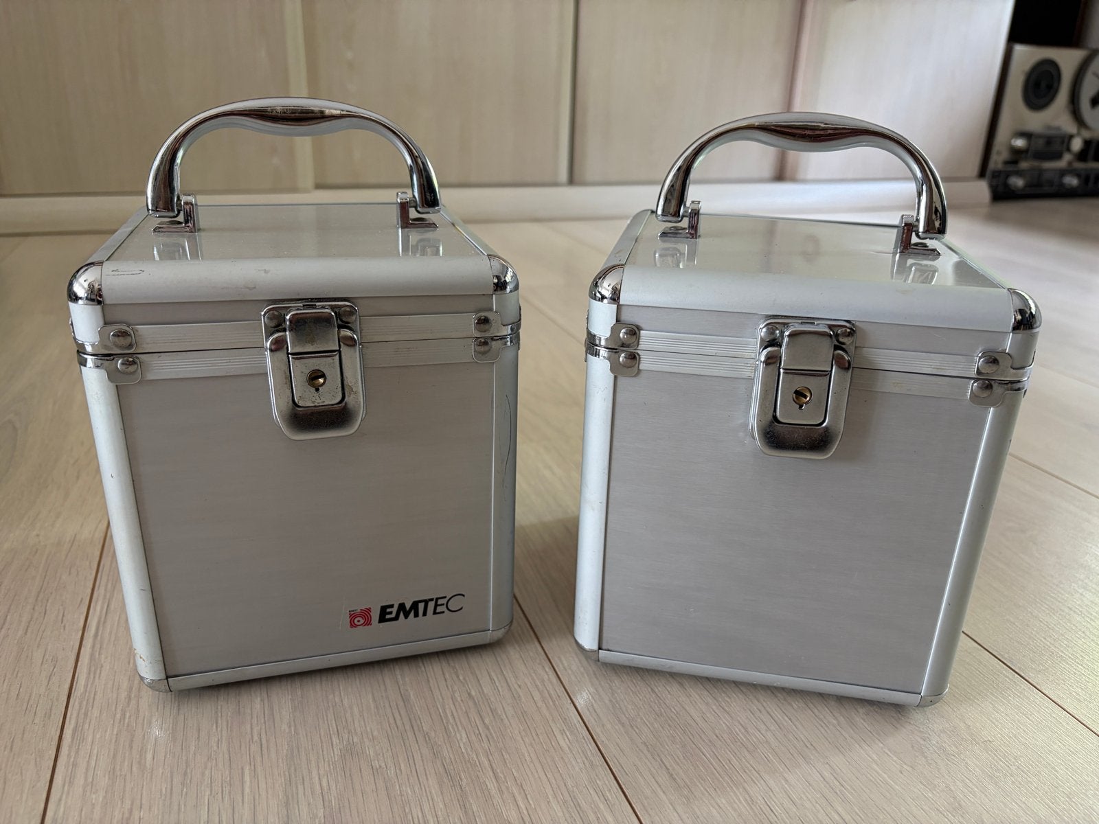 2x EMTEC Aluminium Opbergkistjes met Slot, Ophalen, Gebruikt, Minder dan 50 cm, Minder dan 40 cm