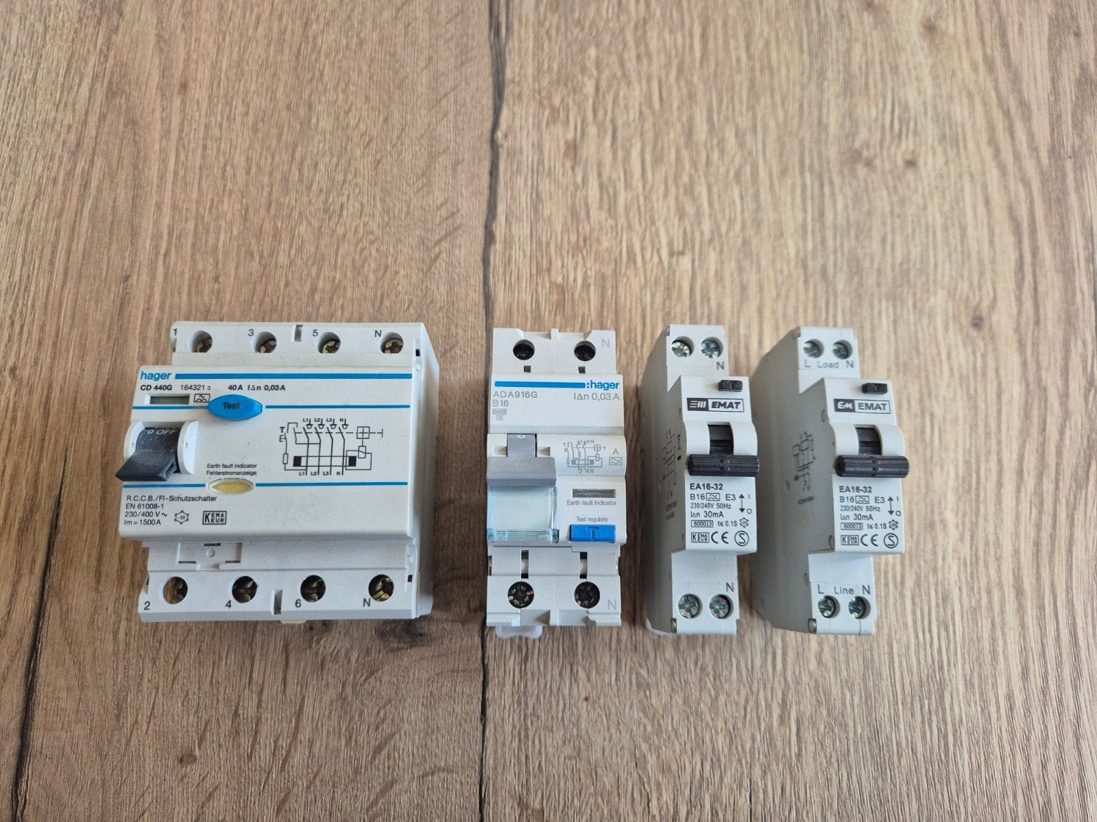 Hager & EMAT groepenkast componenten – aardlek(automaten) –, Ophalen of Verzenden, Gebruikt