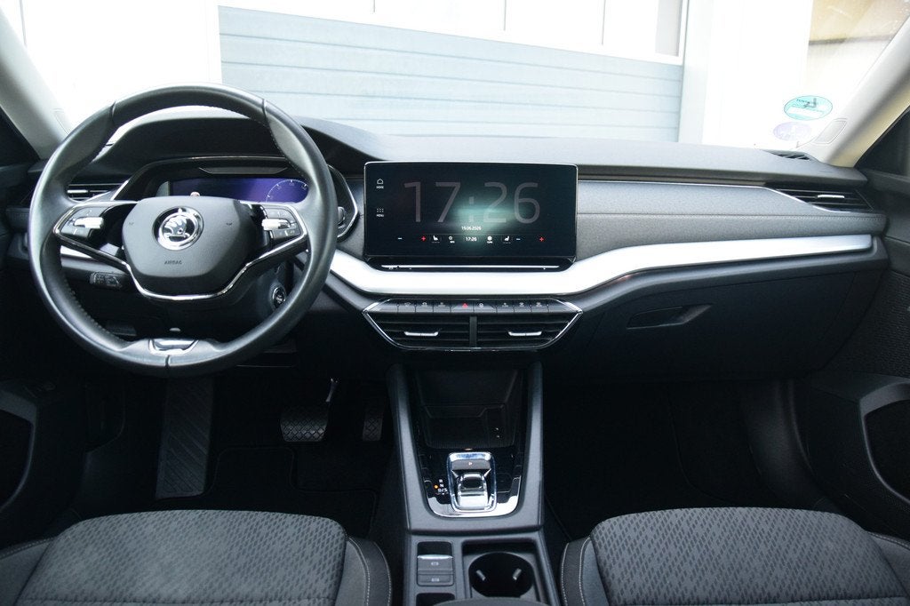 Skoda Octavia Combi 1.5 e-TSI Business Edition Plus Pano/dak, Stof, 4 cilinders, 150 pk, 1283 kg