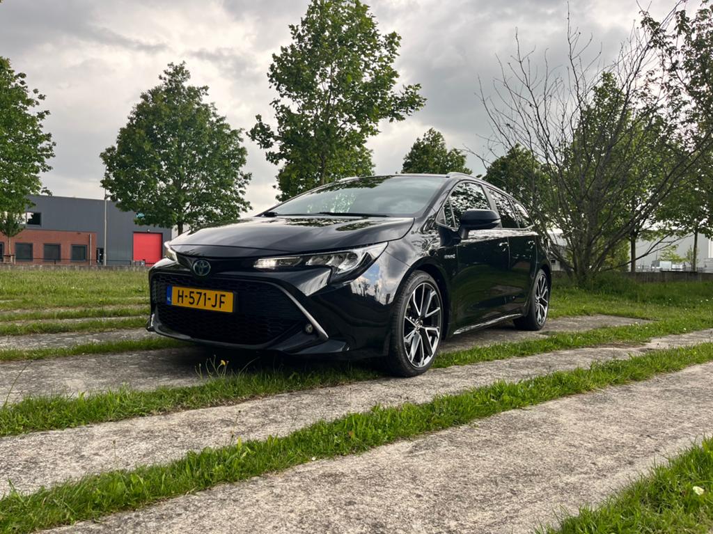 Toyota Corolla TS 1.8 Hybrid, Zwart, Stationwagon, Corolla TS, 1798 cc