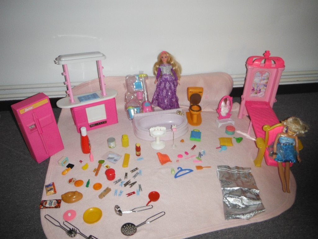 barbie meubels met veel acc, Ophalen, Zo goed als nieuw, Barbie