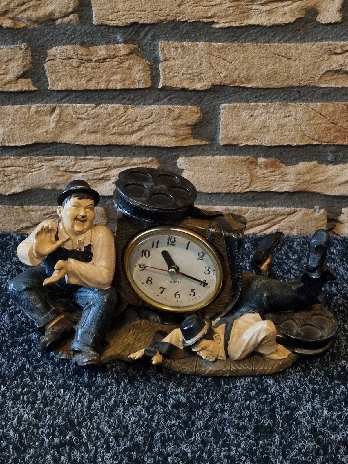 Laurel en Hardy Klok - Uniek Decoratief Stuk, Ophalen of Verzenden, Zo goed als nieuw, Film, Actiefiguur of Pop