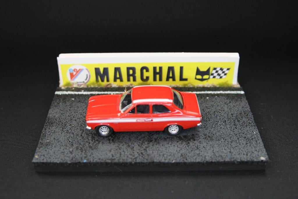 Diorama circuit met muur 1:43 Marchal, Hobby en Vrije tijd, Modelbouw | Figuren en Diorama's, Nieuw, Diorama, 1:35 tot 1:50, Ophalen of Verzenden