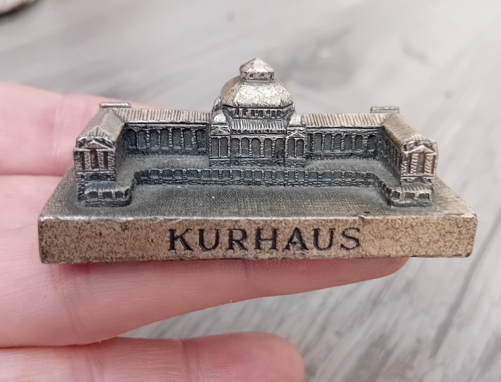 Kurhaus hotel miniatuur, Antiek en Kunst, Verzenden