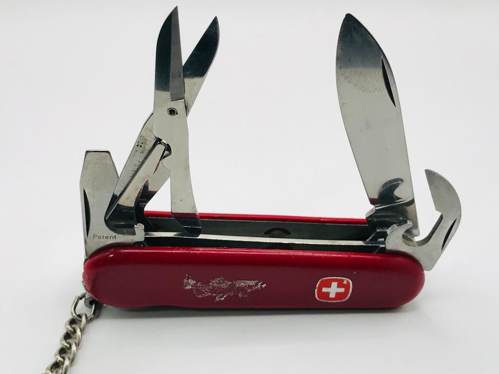 WENGER Trout 85mm models include a fish-scaler with, Caravans en Kamperen, Kampeergereedschap, Gebruikt, Ophalen of Verzenden