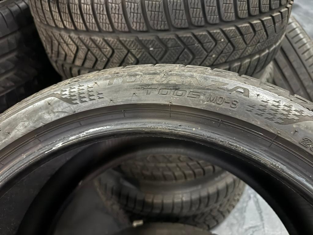 2x 285 35 20 104Y XL MO-S bridgestone Turanza T005 5,5 MM, Auto-onderdelen, Banden en Velgen, Gebruikt, 285 mm, Ophalen of Verzenden