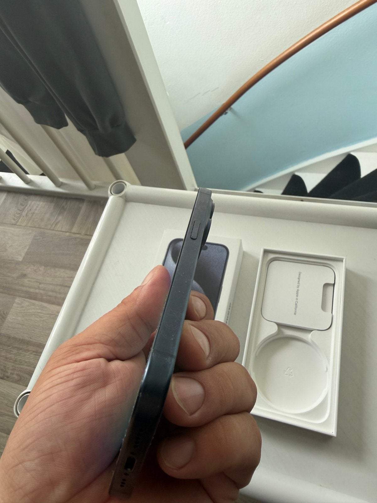 Foto 8 van iPhone 15 Pro - titanium blue