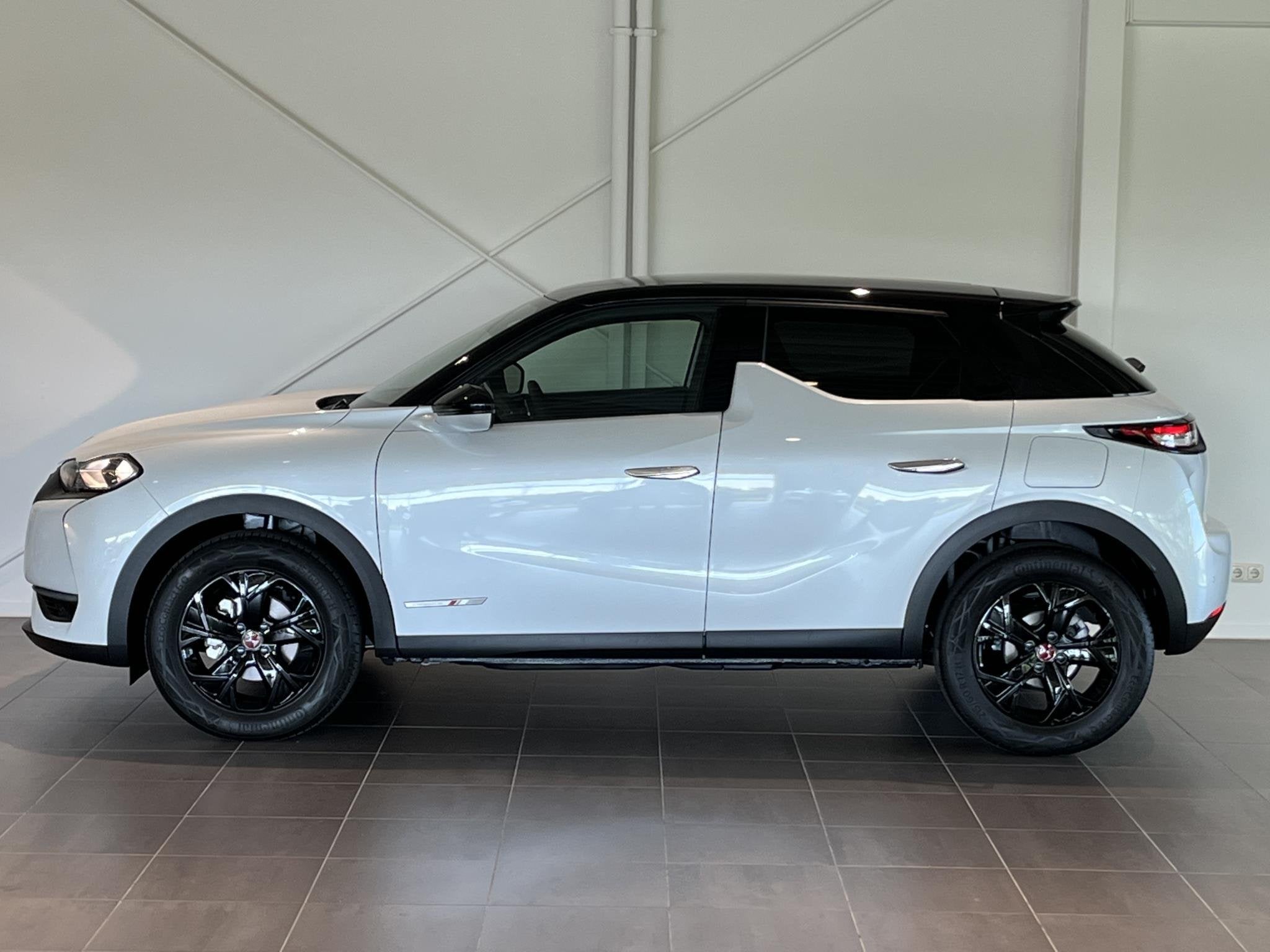 DS 3 Crossback Performance Line | 17 Velgen | Keyless Entr, 12 maanden, 1145 kg, 1199 cc, Handgeschakeld