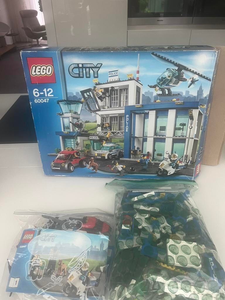 Lego City 60047 groot politiebureau met doos en boekjes, Ophalen, Zo goed als nieuw