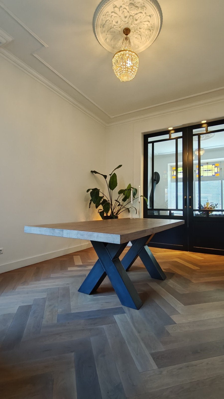 Prachtige massief eiken eettafel met stalen X-frame 220x100