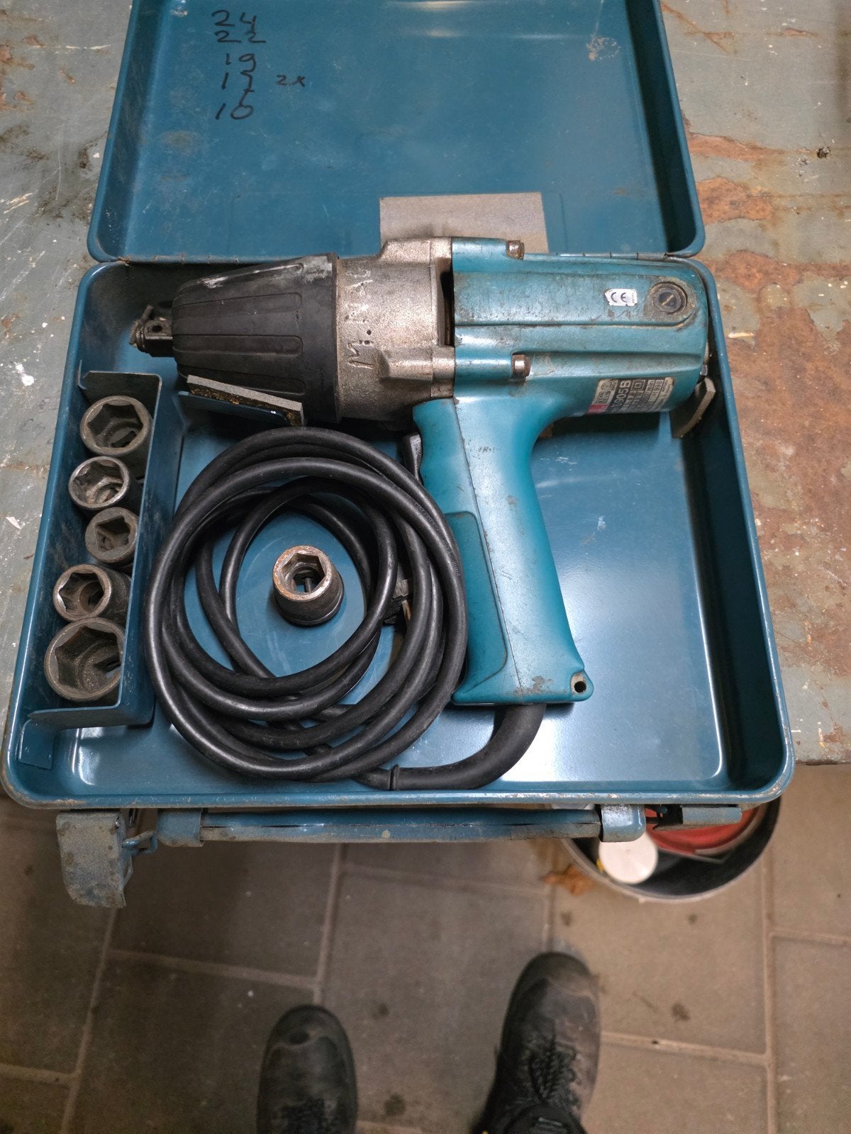 Makita 6905B Slagmoersleutel met doppen set, Ophalen