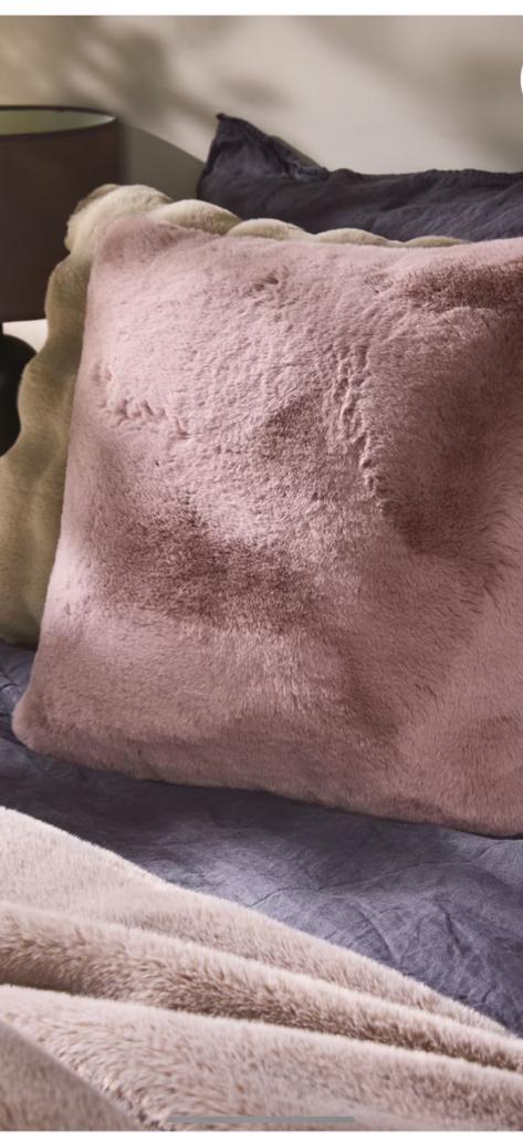 Kussenhoes van H&M home nieuw 45 bij 45, Huis en Inrichting, Woonaccessoires | Kussens, Ophalen of Verzenden, Nieuw, Vierkant