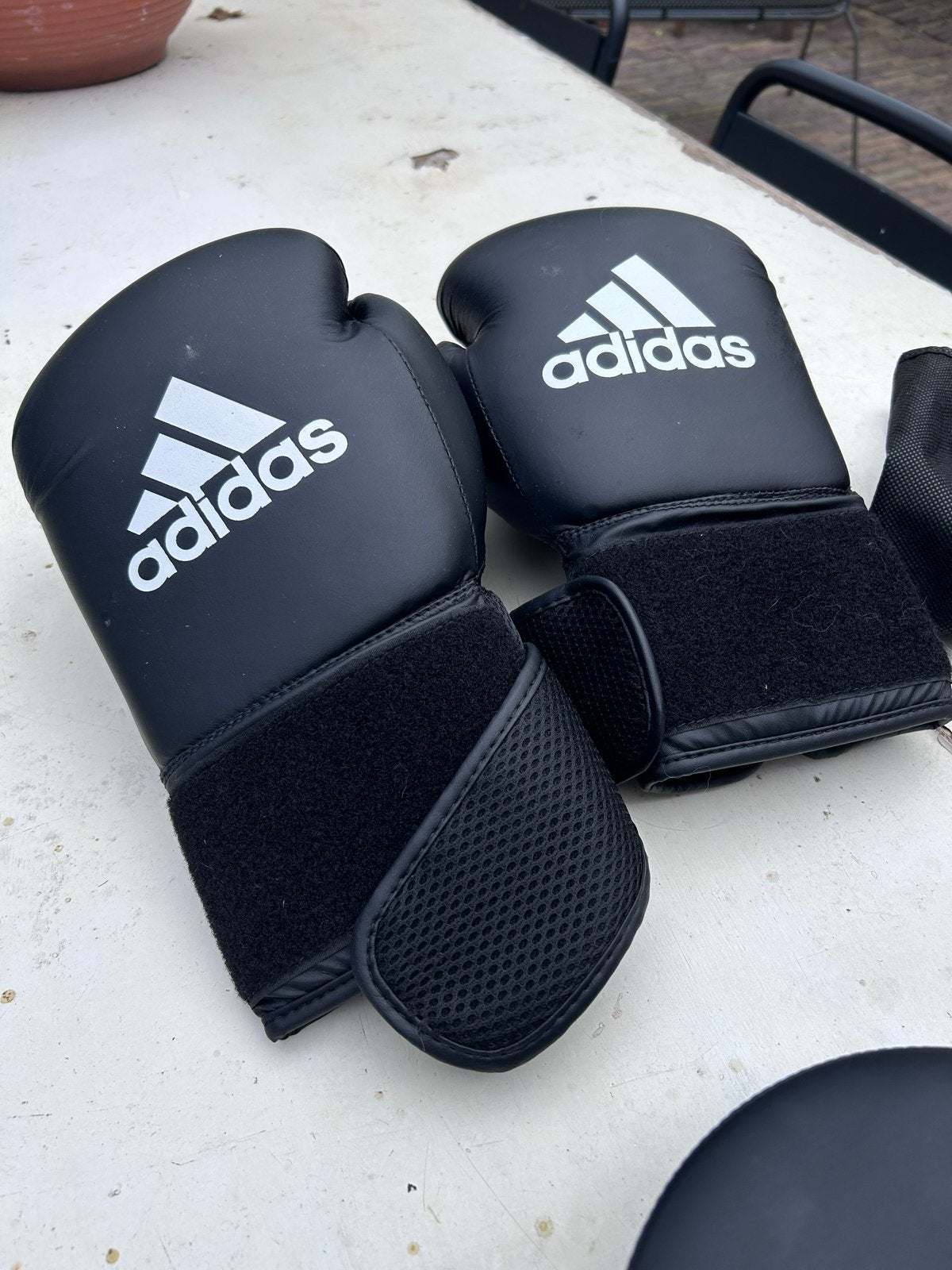 Adidas Bokshandschoenen en Pads - Zo goed als nieuw, Sport en Fitness, Vechtsporten en Zelfverdediging, Ophalen, Zo goed als nieuw
