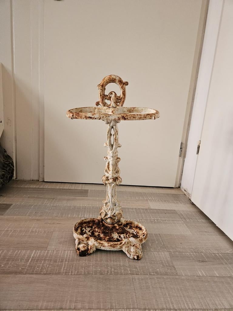 Antieke gietijzeren paraplubak, roestig decoratief, Ophalen
